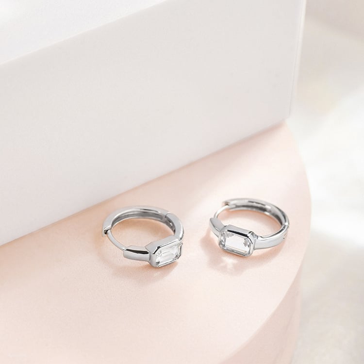 Stříbrné pozlacené kruhové náušnice s bílými topazy Tinsley 153211