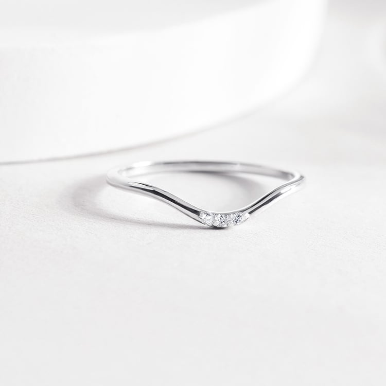 Stříbrný vykrojený prsten se třemi diamanty Cason 157756