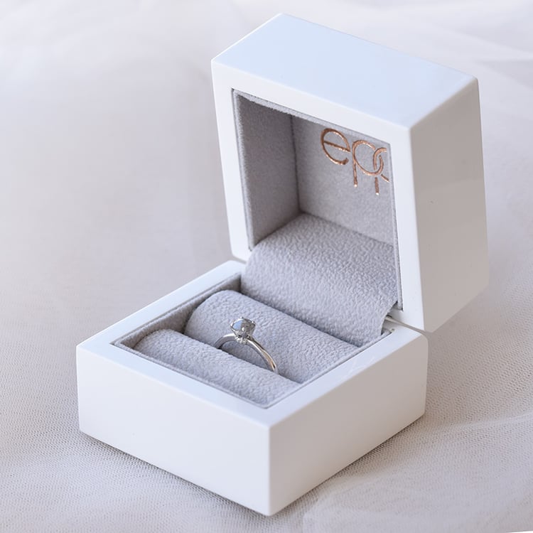 Prsten s diamantem 66985