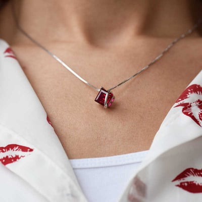 Stříbrná kolekce šperků s princess rubíny