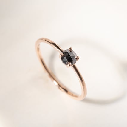 Zásnubní prsten s černým diamantem Paolo