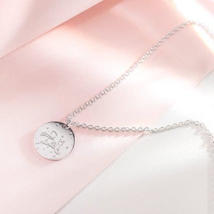 Stříbrný přívěsek Malý princ s liškou a gravírem