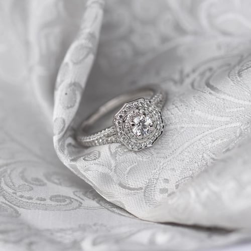 Extravagantní halo zásnubní prsten s lab-grown diamanty Giacomo