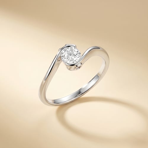 Zásnubní prsten s výběrem písmene a diamanty Saffar