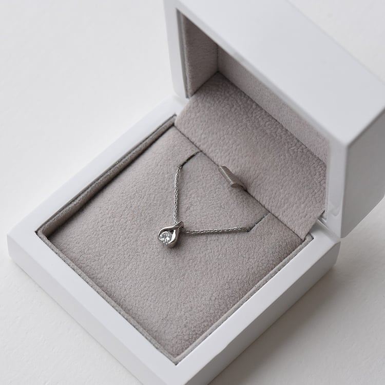 Platinový přívěsek 72941