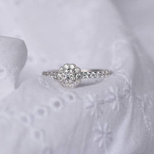 Halo zásnubní prsten s diamantovým květem Alaina