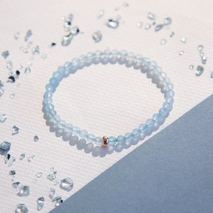 Stříbrný náramek s akvamarínovými korálky Fleming