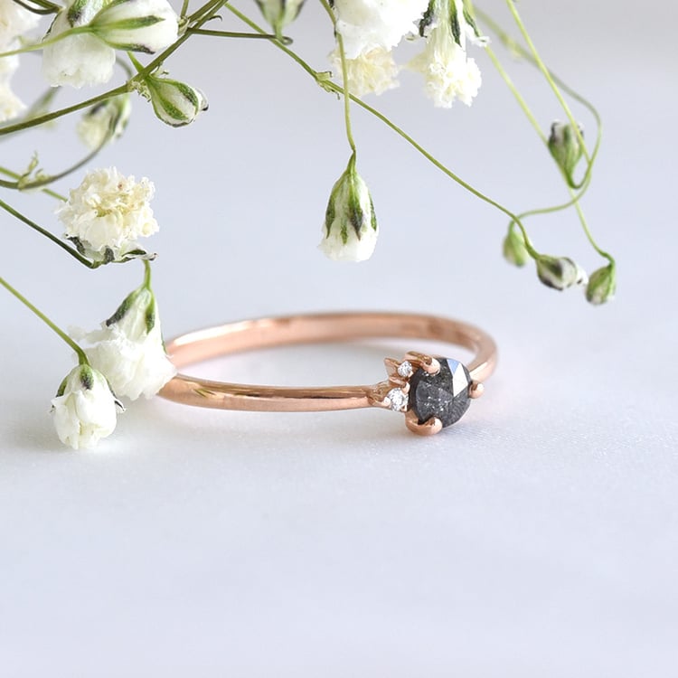 Zlatý cluster prsten se salt and pepper diamantem 78187