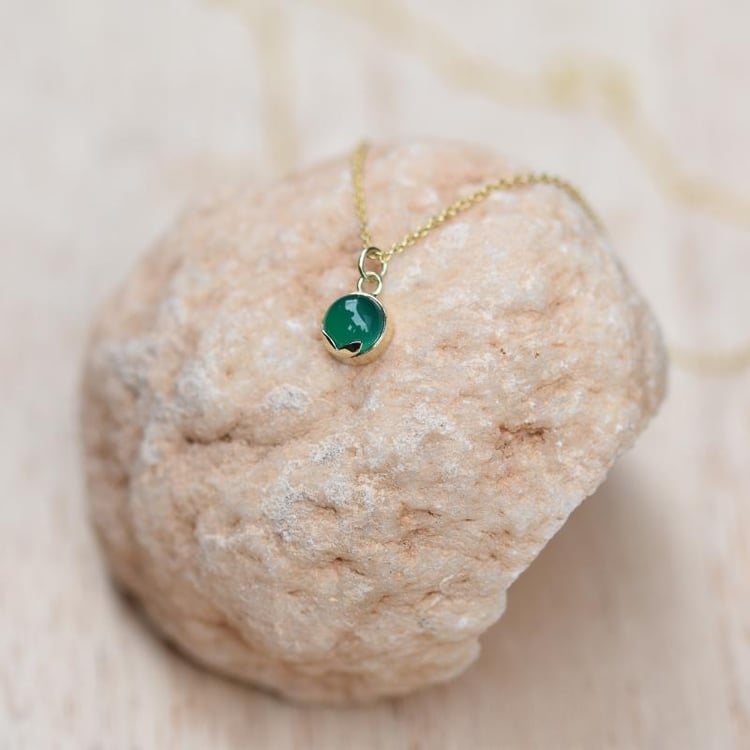 Zlatý náhrdelník s cabochon onyxem 48621