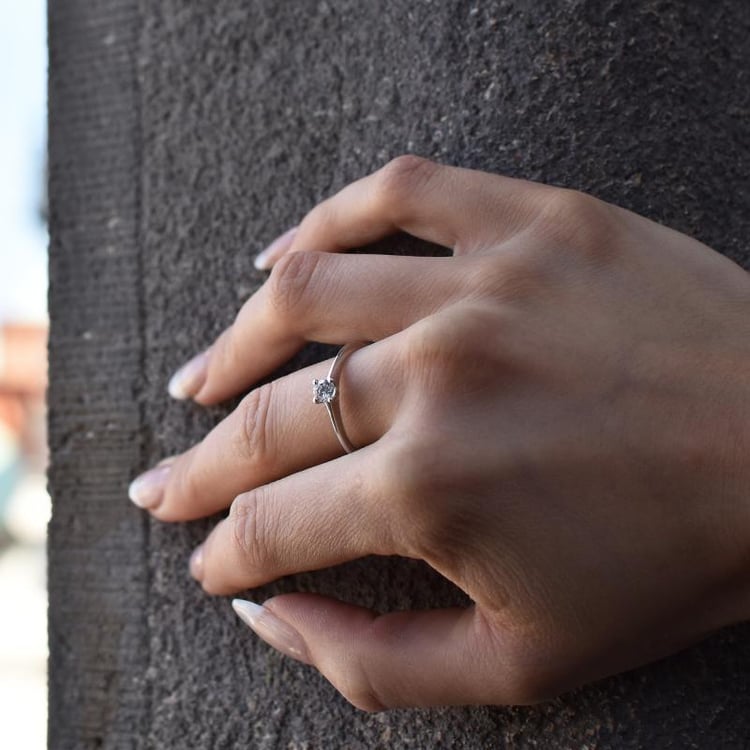 Prsten s diamantem 25654