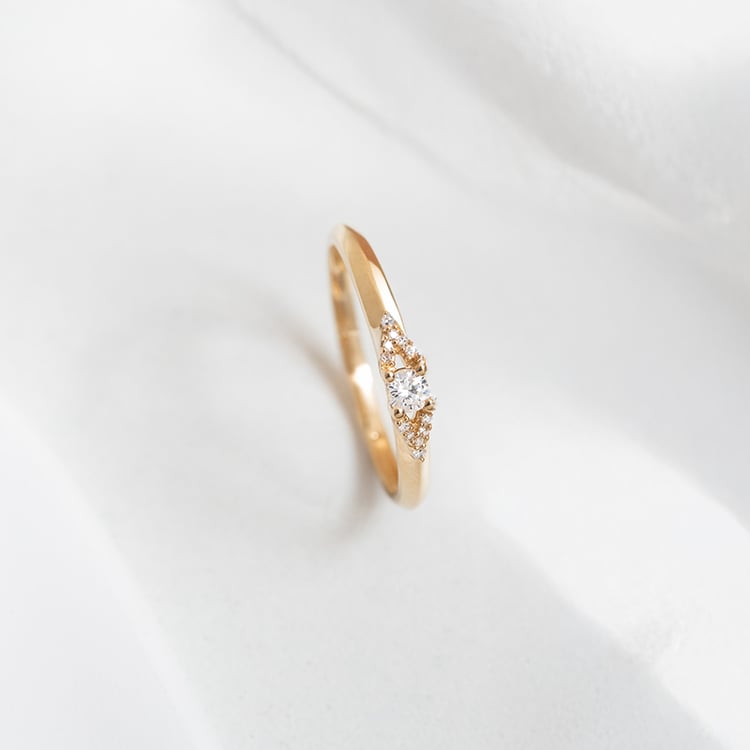 Stříbrný prsten s postranními lab-grown diamanty Redely 149998