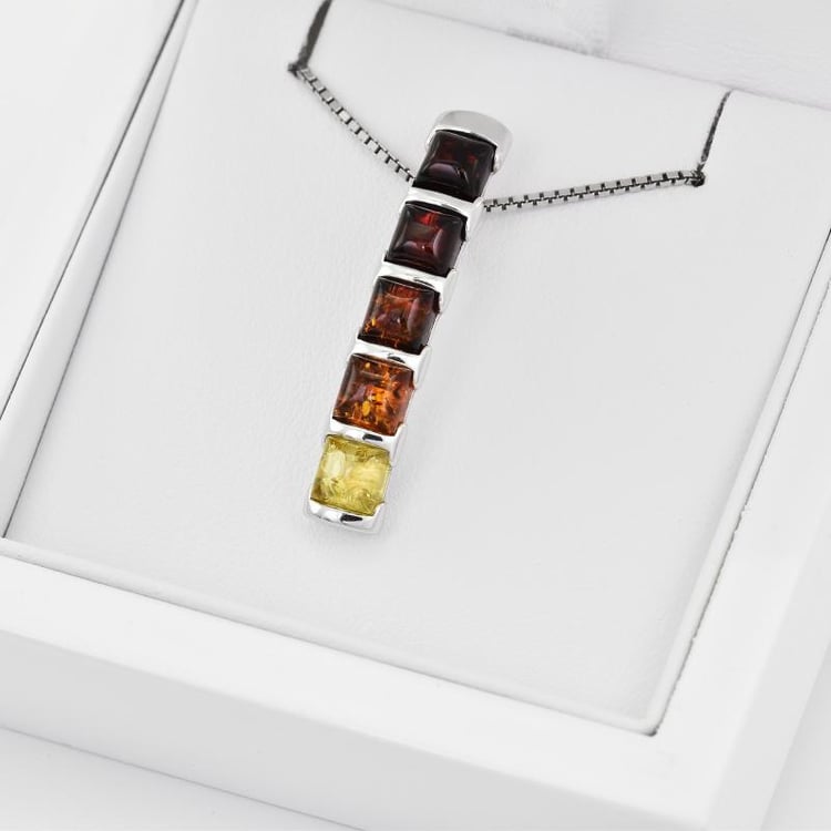 Jantarový přívěsek 27950