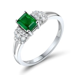 Zlatý prsten s emerald smaragdem a diamanty Mellan