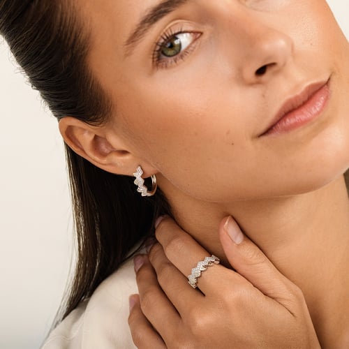 Stříbrné neobvyklé kruhové náušnice s diamanty Alva
