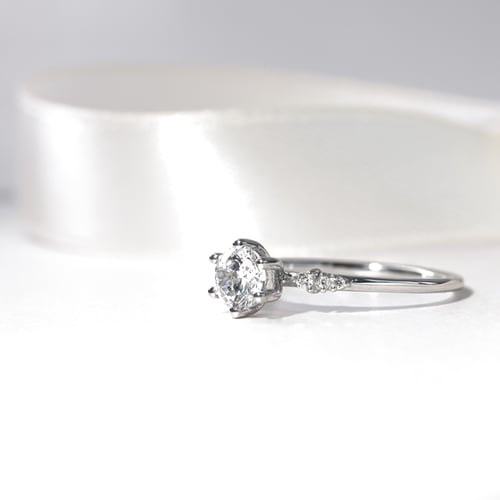 Zásnubní prsten s diamanty Kristia