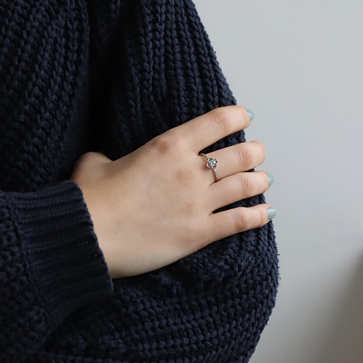 Zásnubní prsten s květem 73917