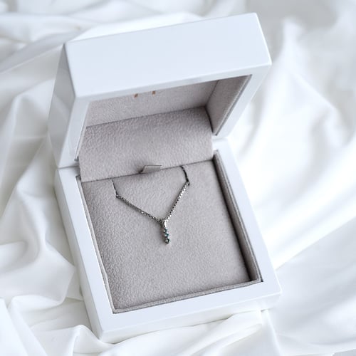 Stříbrný přívěsek s modrými diamanty Zusa