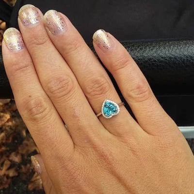 Zlatý prsten s topazem