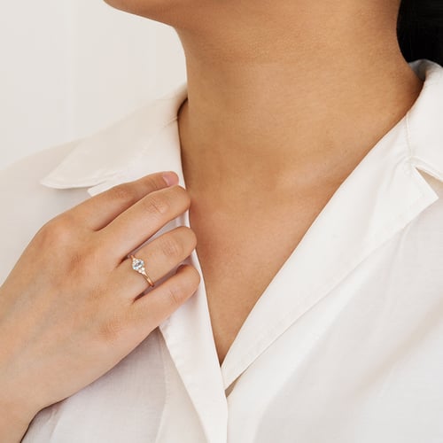 Elegantní prsten s akvamarínem a diamanty Sheldo