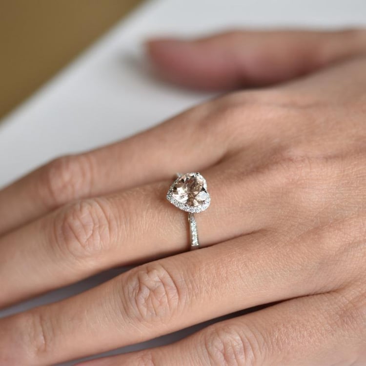 Prsten z bílého zlata s morganitem a diamanty 15554