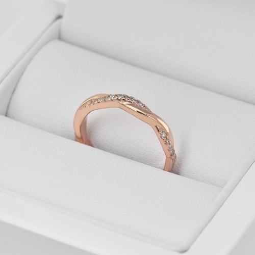 Dámský eternity prsten s diamanty a pánský komfortní snubní prsten Malea