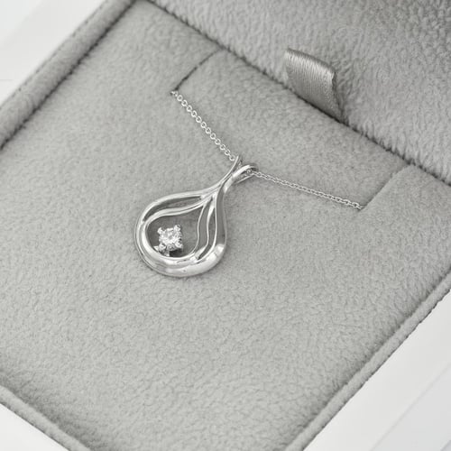 Elegantní zlatý přívěsek s diamantem Tommie