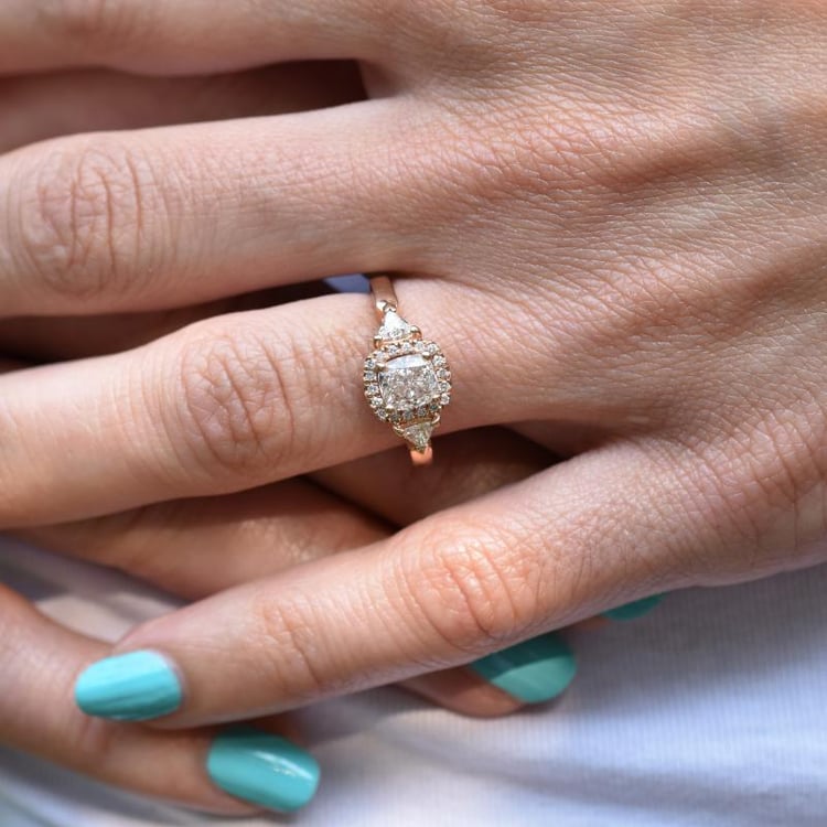 Zásnubní diamantový prsten s iniciálami 20842