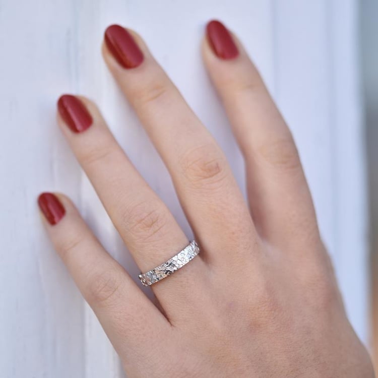 Reliéfní zlaté prsteny 37738