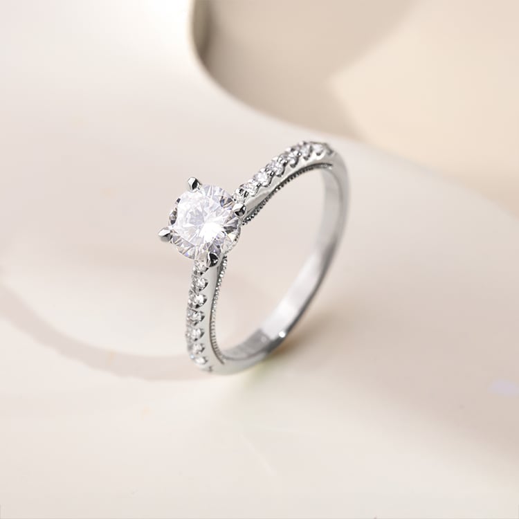 Zlatý zásnubní prsten s diamanty 159665