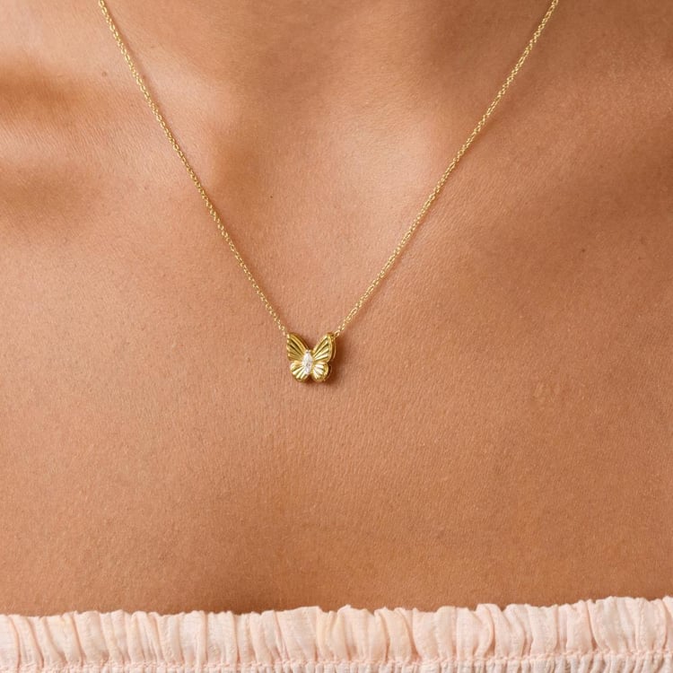 Zlatý přívěsek s lab-grown diamantem ve tvaru motýla Larisa 161472