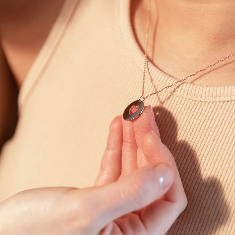 Set stříbrných přívěsků ve tvaru srdce pro dva Elly 119437