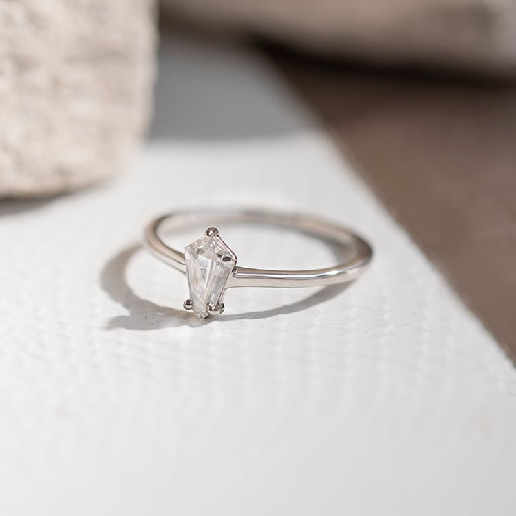 Zásnubní prsten s 0.7ct IGI certifikovaným lab-grown diamantem Greta 170151