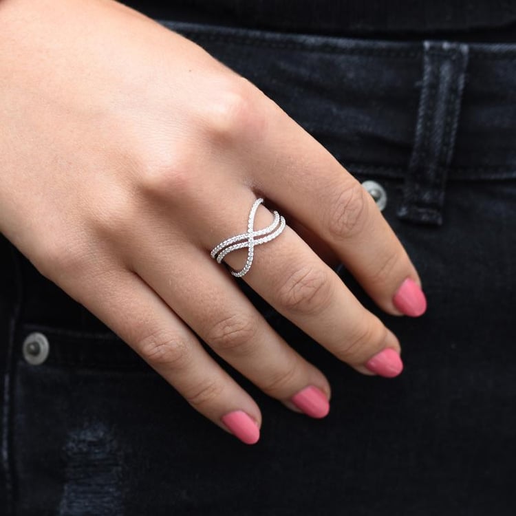 Dvojitý diamantový eternity prsten z bílého zlata 48034