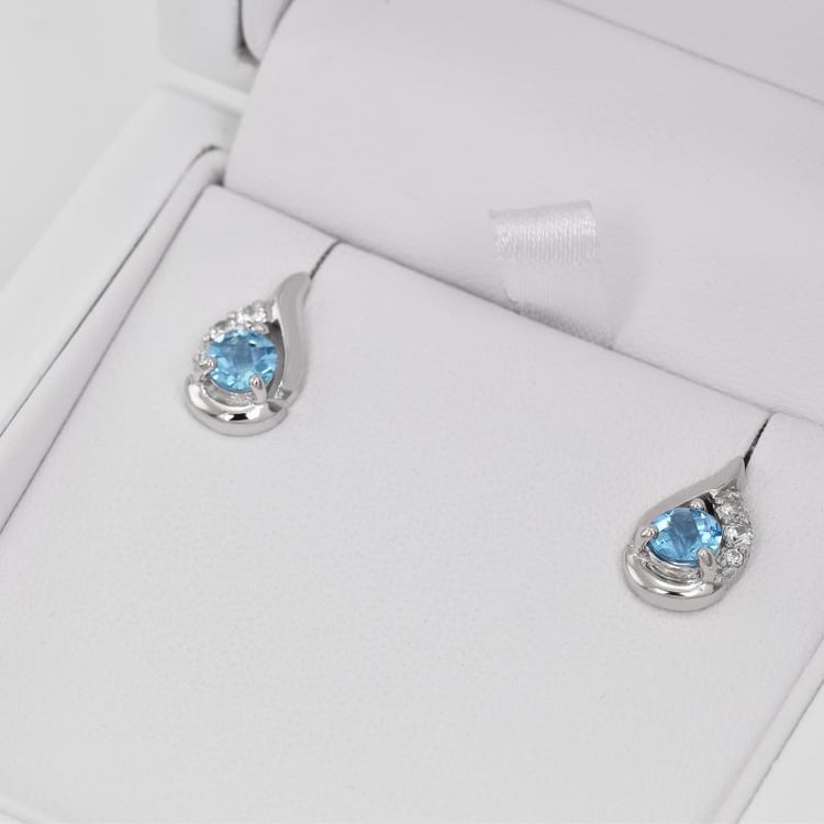 Stříbrné náušnice s topazy 3033