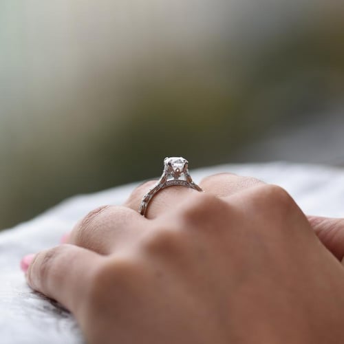 Vintage zásnubní prsten s lab-grown diamanty Noelani