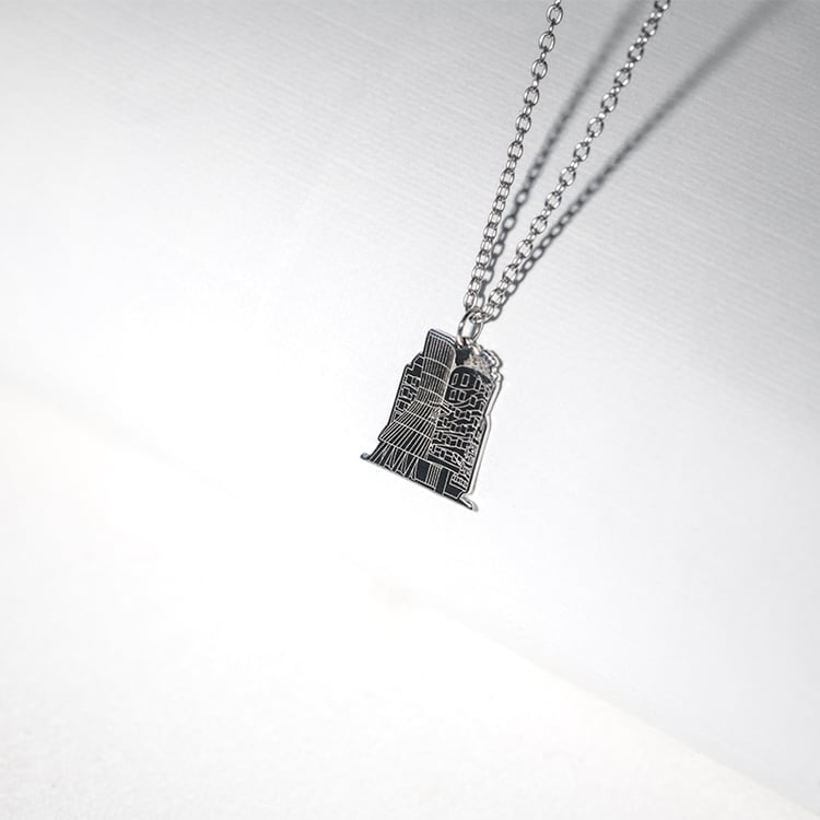 Personalizovaný stříbrný přívěsek Tančící dům 127737