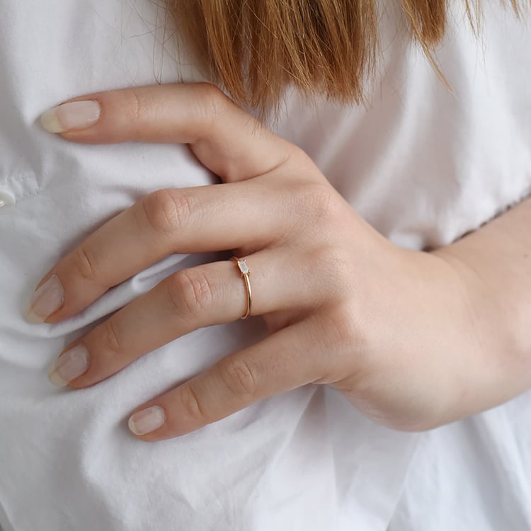 Prsten s kamenem baguette tvaru 90323