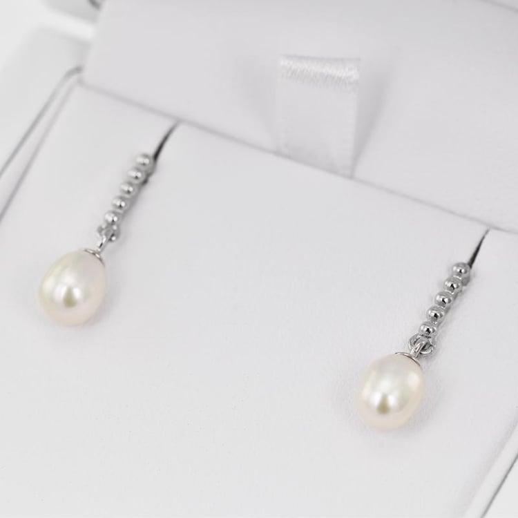 Náušnice s bílými perlami 22122