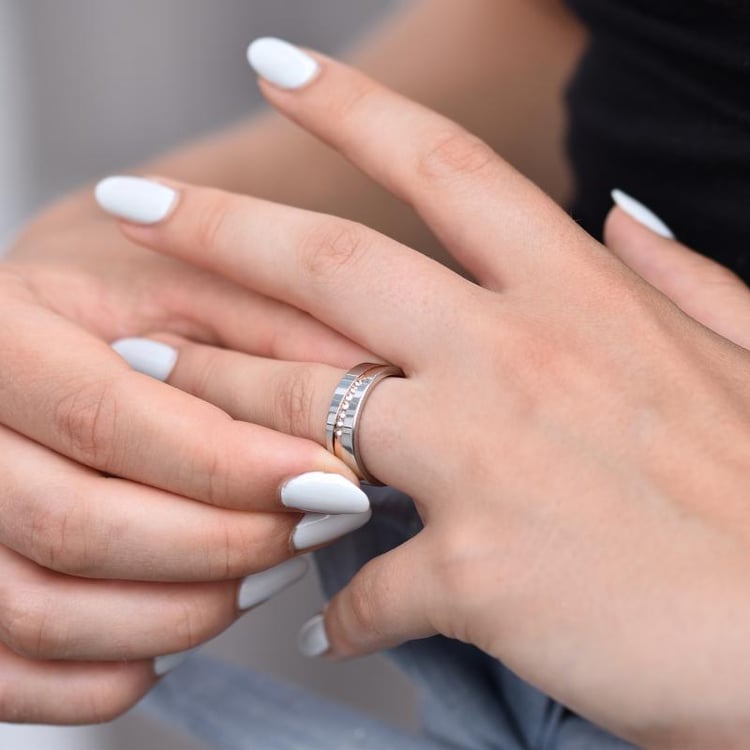 Snubní prsteny z vícebarevného zlata s diamanty 33388