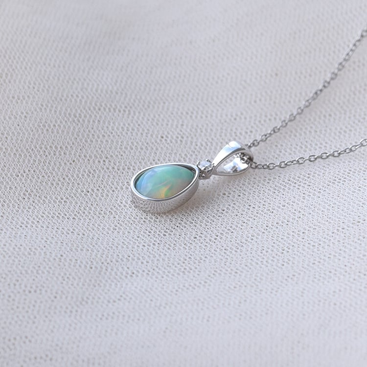 Zlatý náhrdelník s opálovou slzou a diamantem Ninon 67369