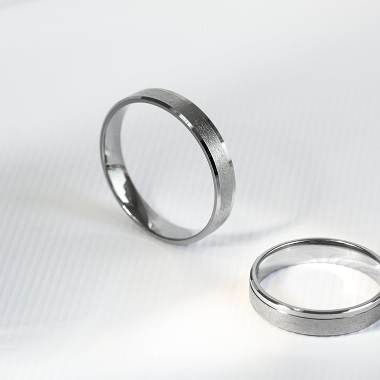 Matné snubní prsteny ze zlata s lesklými okraji Kalea 121755