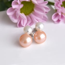 Náušnice s bílými a broskvovými perlami Hedda