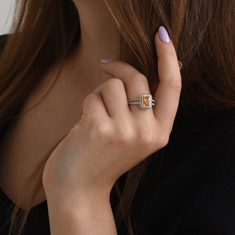 Zlatý prsten s diamanty 63039