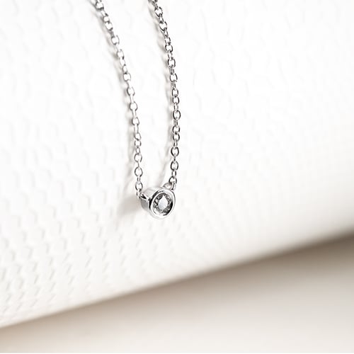 Minimalistický náhrdelník s diamantem Glosie