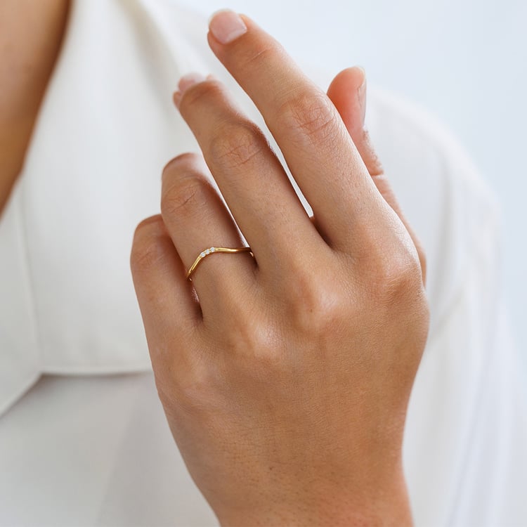 Stříbrný vykrojený prsten se třemi diamanty Cason 157746