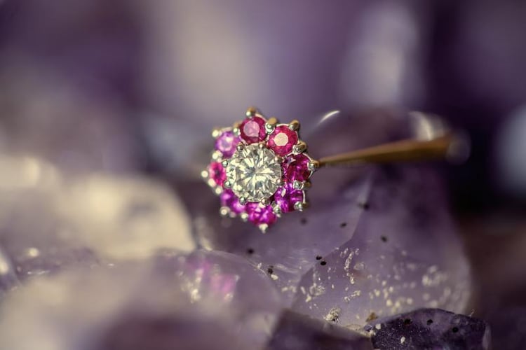 Rubínový zlatý prsten s diamantem 2821