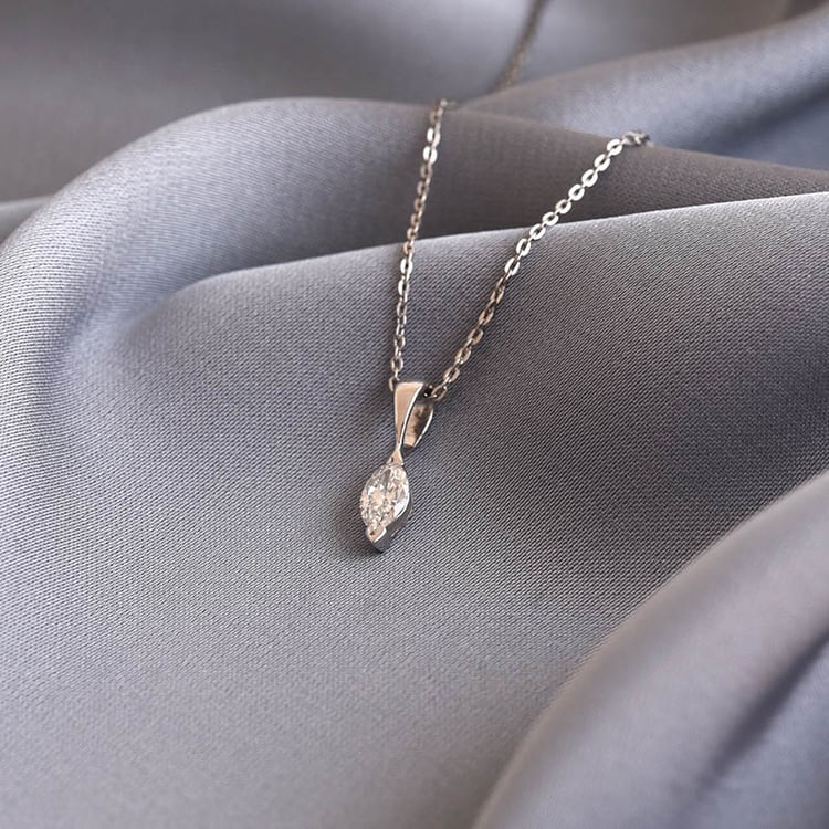 Zlatý náhrdelník s GIA certifikovaným marquise diamantem 78308