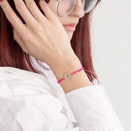 Šňůrkový náramek s diskem Nové Háro