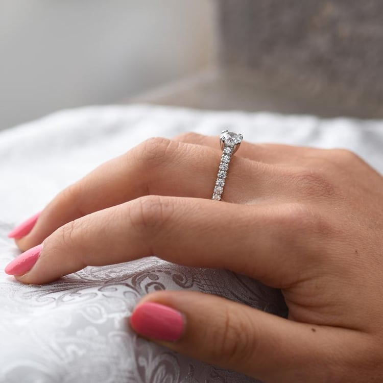 Zásnubní prsten plný diamantů z bílého zlata 48040