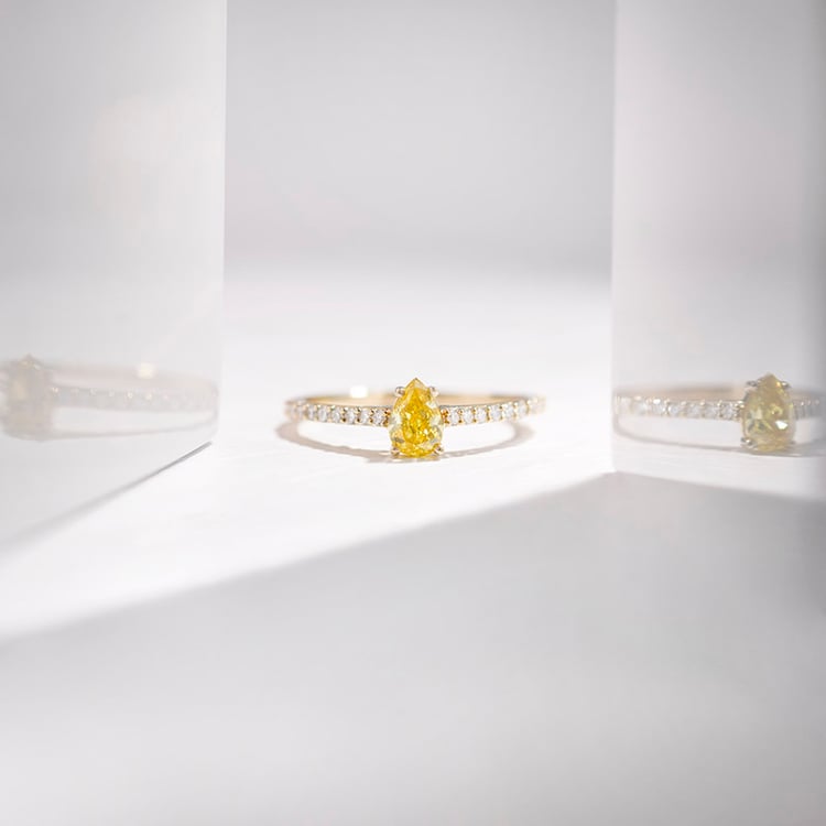 Zásnubní prsten s 0.44ct IGI certifikovaným žlutým lab-grown diamantem Ernes 111349